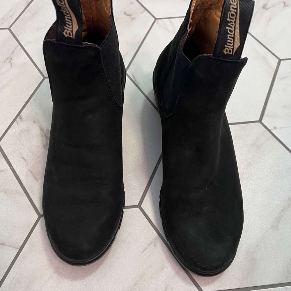 Blundstone Black Suede Heeled 1960 Boots Size 8.5 Womens - Picture 2 of 9